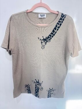 Teddi Tan Ribbed Giraffe Graphic Top Black Animal Print Short Sleeve S/M